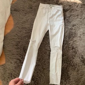 Topshop white distressed Jamie jeans size 26